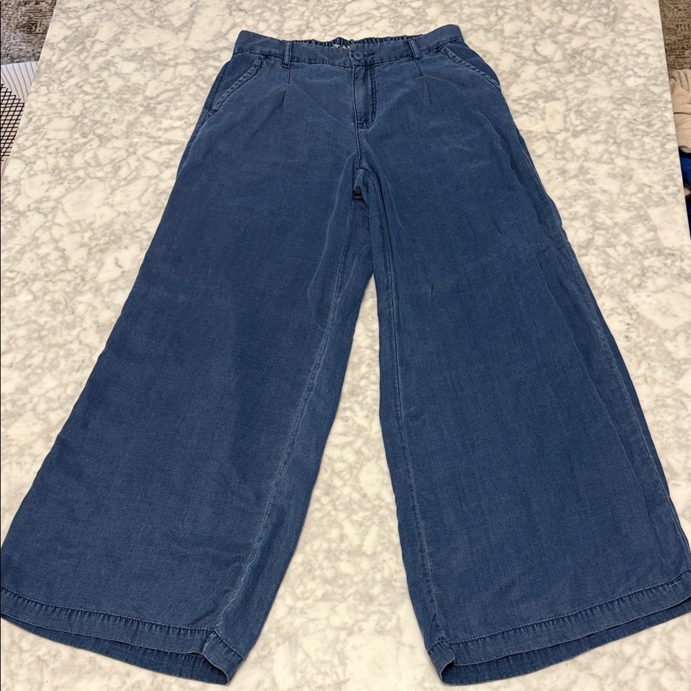 American Eagle Outfitters Wide Leg Blue Jeans